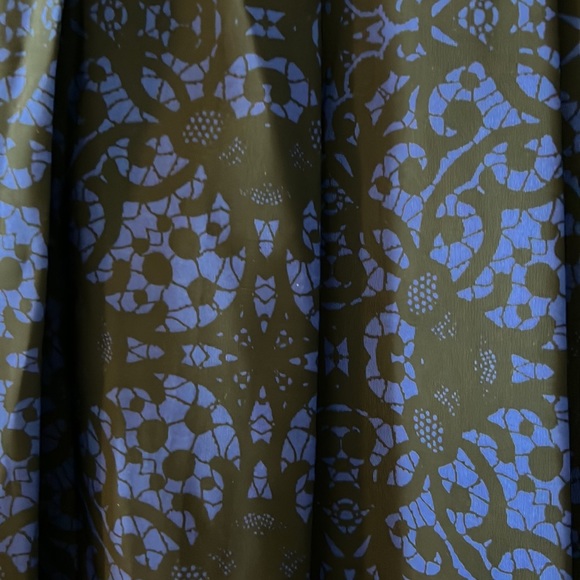 Pleated Pattern Skirt With Pockets!! - Picture 3 of 4